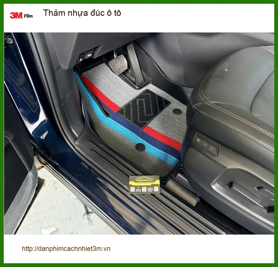 Chị Mỹ Linh thay thảm nhựa đúc ô tô Hyundai SantaFe tại Củ Chi ảnh thực tế 2