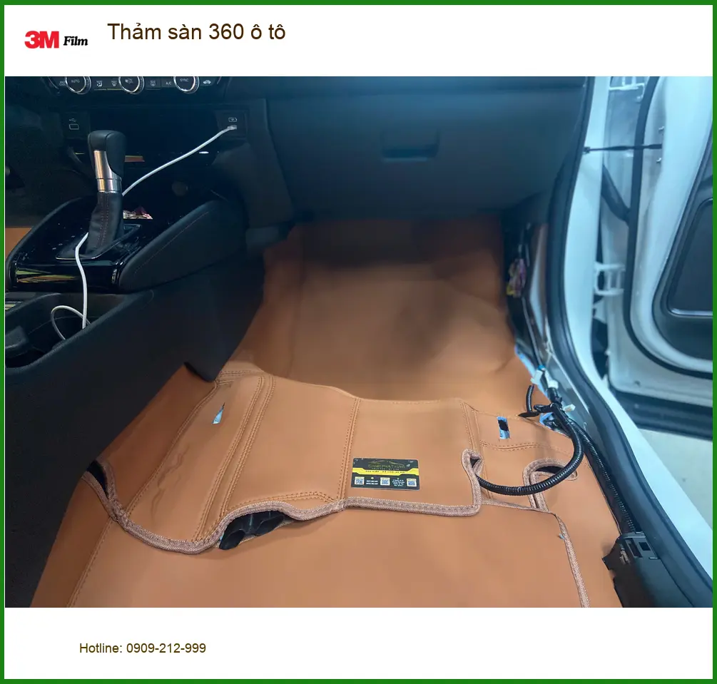Cô Mai lắp thảm sàn 360 ô tô cho Ford Everest Quận 9