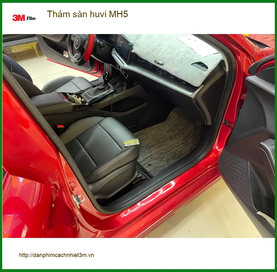 Anh Tùng lắp Thảm sàn Huvi MH5 cho Hyundai Accent tại Quận 10 vì thảm cũ xuống cấp ảnh thực tế 5