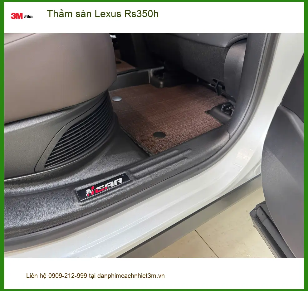 Anh Minh thay thảm sàn Lexus Rs350h tại Quận Tân Bình để giữ không gian xe luôn sạch đẹp