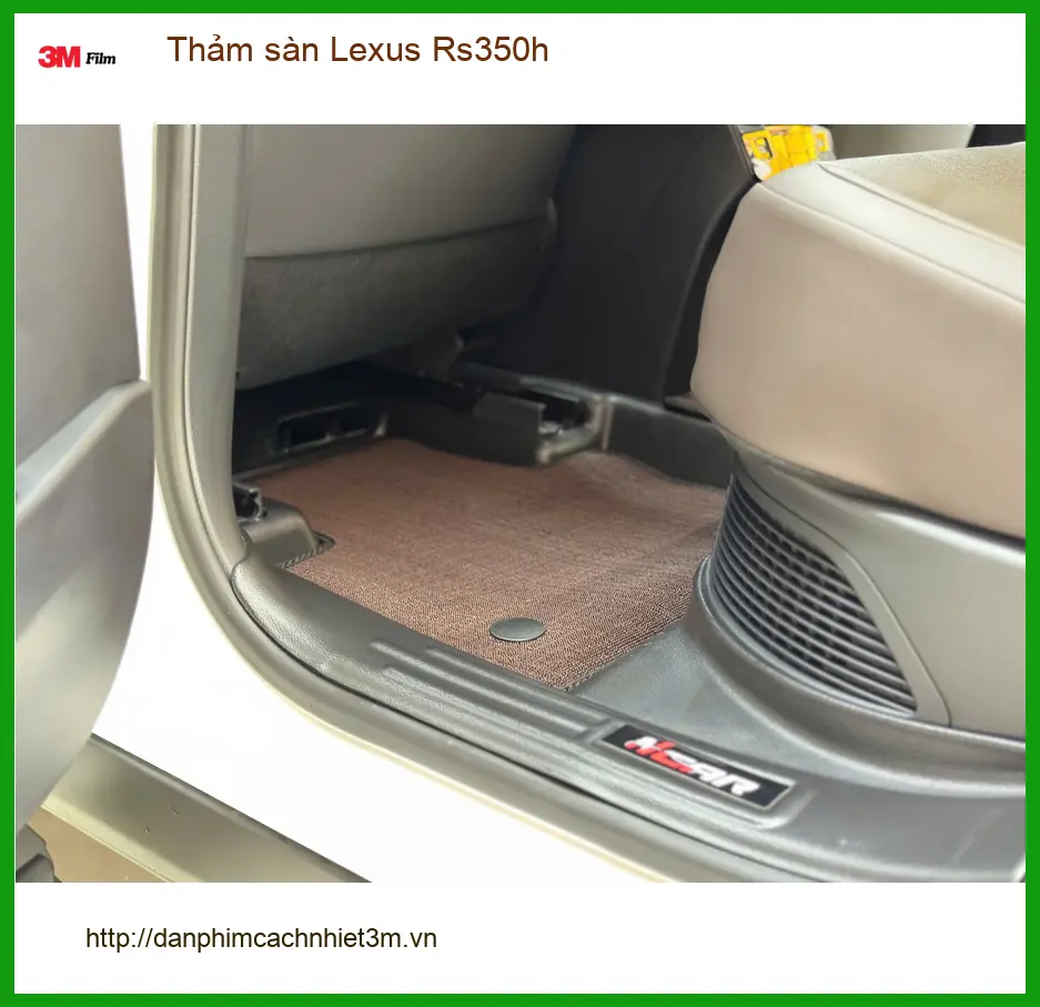 Anh Minh thay thảm sàn Lexus Rs350h tại Quận Tân Bình để giữ không gian xe luôn sạch đẹp ảnh thực tế 4