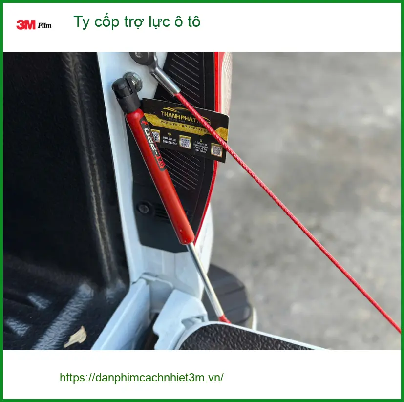 Anh Khang lắp ty cốp trợ lực ô tô Honda CRV tại Quận 8 cốp nhẹ hơn ảnh thực tế 2