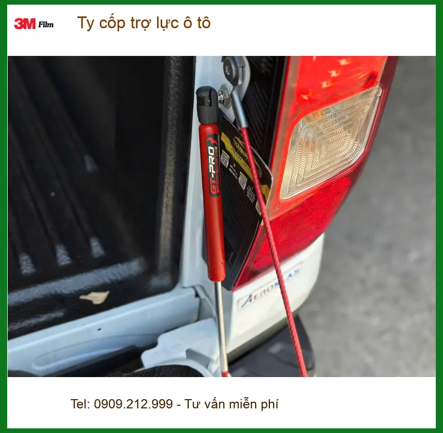 Anh Đức An lắp Ty cốp trợ lực ô tô Hyundai Santa Fe ở Quận 5 để cốp mở êm ái