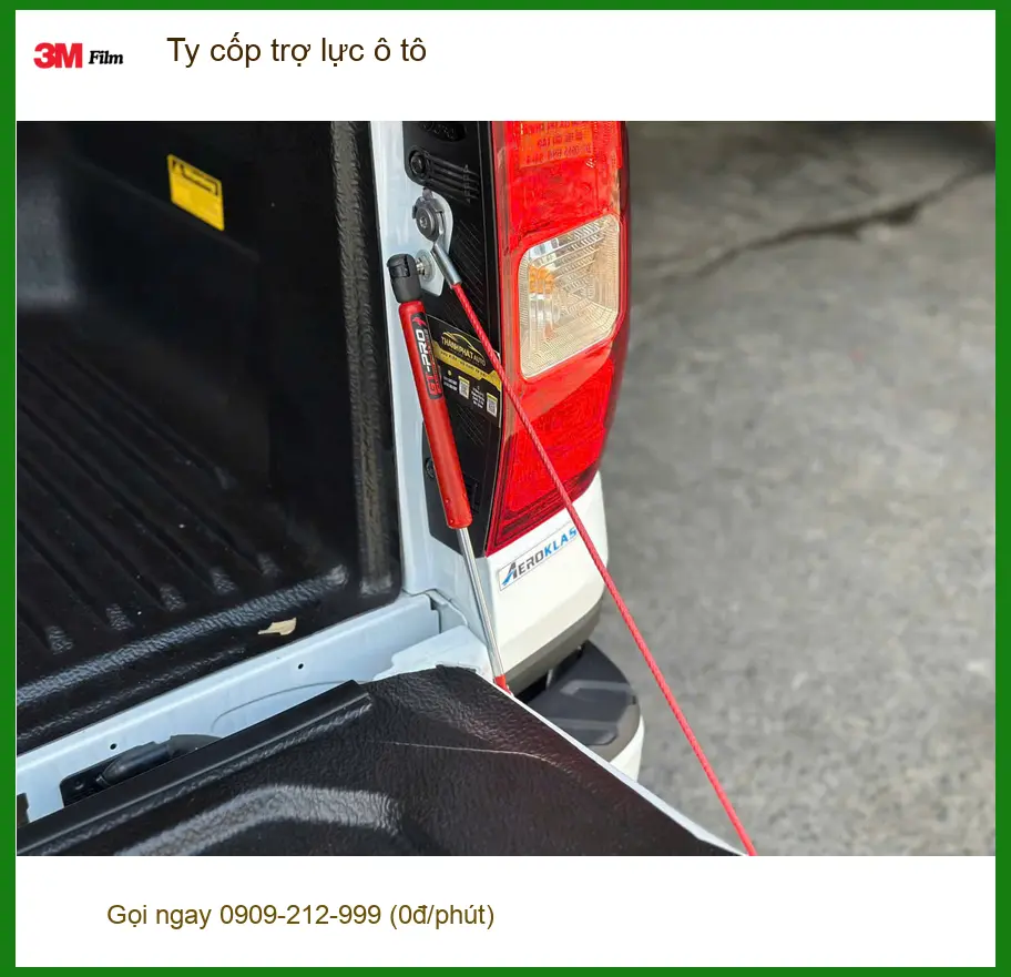Anh Bách lắp ty cốp trợ lực ô tô cho Mitsubishi Outlander tại Quận 2 để tiện lấy đồ ảnh thực tế 2