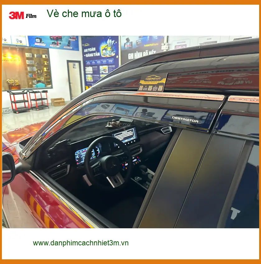 Anh Quang gắn vè che mưa ô tô cho Hyundai Accent tại Quận 2 tránh nước mưa hắt vào