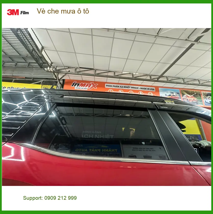 Anh Quang gắn vè che mưa ô tô cho Hyundai Accent tại Quận 2 tránh nước mưa hắt vào ảnh thực tế 2