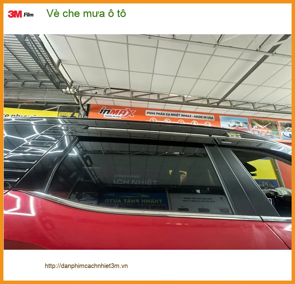 Anh Khải lắp vè che mưa ô tô cho Mitsubishi Triton tại Bình Chánh để tránh nước bắn ảnh thực tế 3
