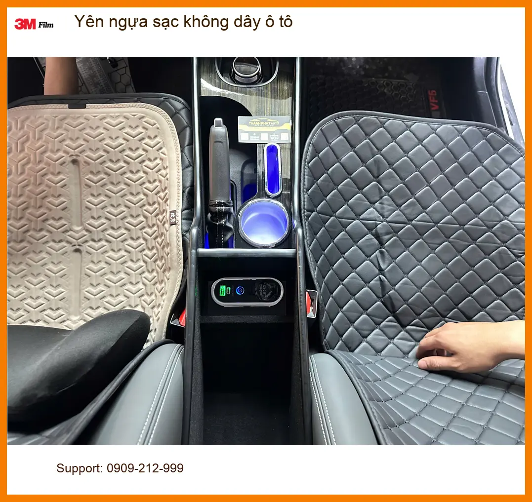 Chị Thảo lắp yên ngựa sạc không dây ô tô cho Mazda CX-5 tại Quận 12 tiện lợi ảnh thực tế 3