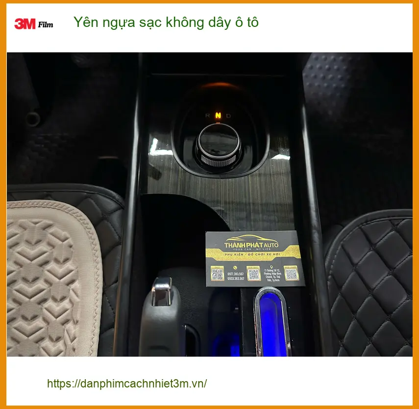 Chị Thảo lắp yên ngựa sạc không dây ô tô cho Mazda CX-5 tại Quận 12 tiện lợi ảnh thực tế 4