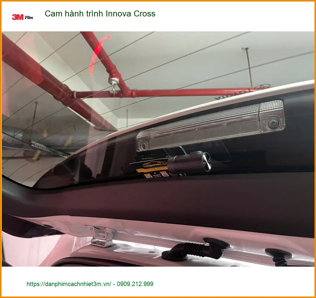 Anh Duy lắp cam hành trình Innova Cross Quận 9 để ghi lại lộ trình an toàn ảnh thực tế 2
