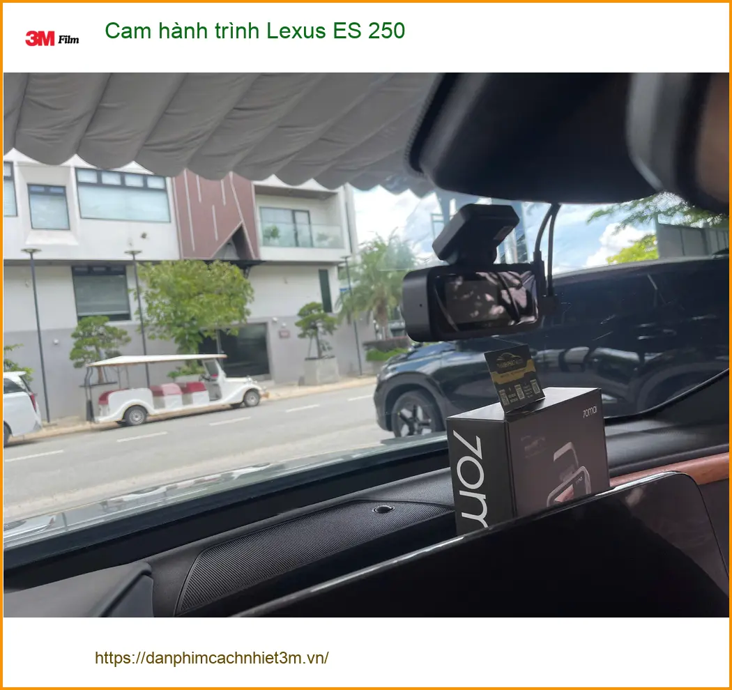 Anh Tuấn Kiệt lắp cam hành trình Lexus ES 250 tại Quận 9 để yên tâm di chuyển ảnh thực tế 4