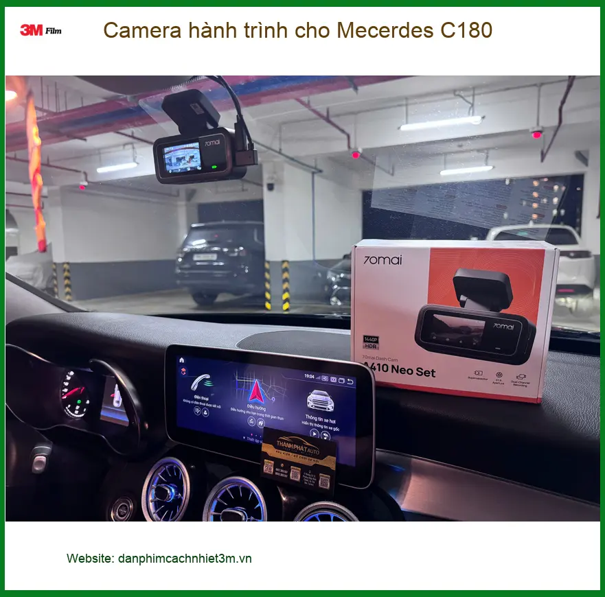 Chị Thảo lắp Camera hành trình cho Mercedes C180 tại Quận 9 để yên tâm di chuyển ảnh thực tế 4