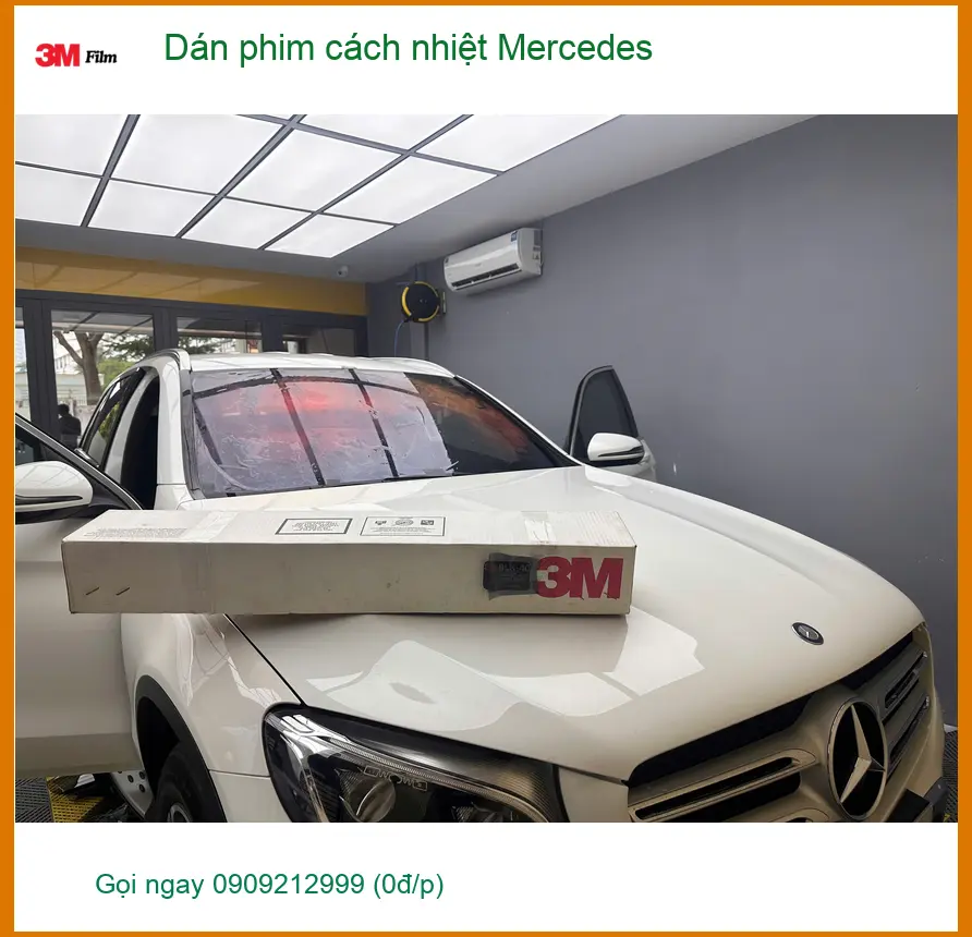 Chị Thảo dán phim cách nhiệt Mercedes E300 tại Quận 9 để xe mát hơn ảnh thực tế 2
