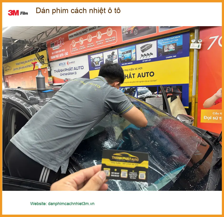 Chị Thảo dán phim cách nhiệt ô tô Hyundai Accent để chống nóng mùa hè tại Quận 12 ảnh thực tế 3
