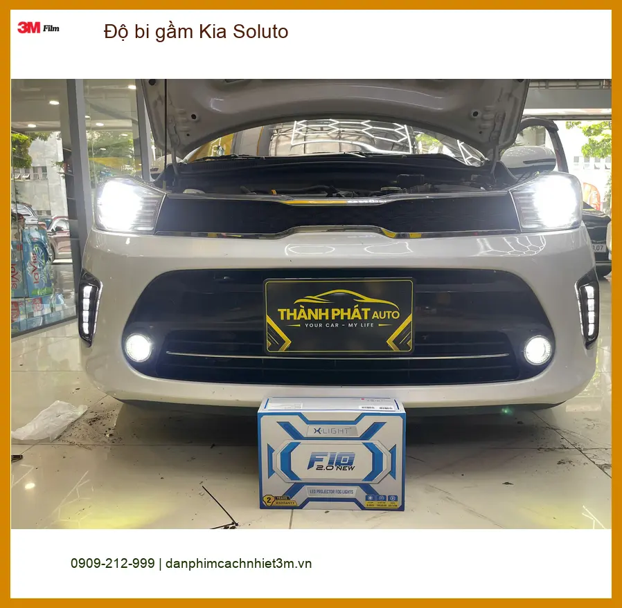Chú Long độ bi gầm Kia Soluto ở Quận 9 để cải thiện tầm nhìn ban đêm