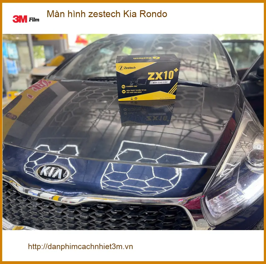 Anh Tùng lắp màn hình Zestech cho Kia Rondo tại Quận 9 để nâng cấp trải nghiệm lái ảnh thực tế 3