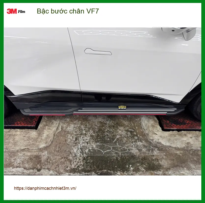 Anh Long lắp bậc bước chân VF7 tại Quận 9 cho gia đình lên xuống xe dễ hơn ảnh thực tế 4