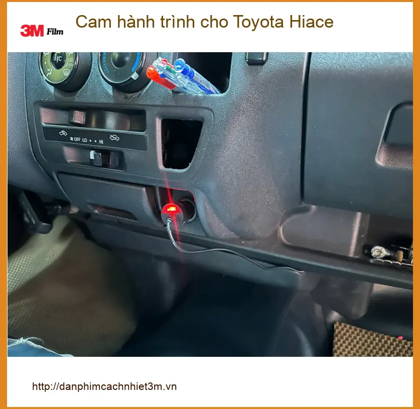 Anh Kiệt lắp cam hành trình cho Toyota Hiace Quận 12 để an tâm giao hàng ảnh thực tế 4