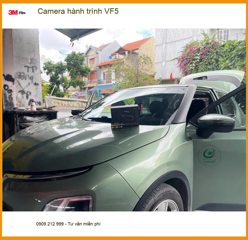 Anh Long lắp Camera hành trình VF5 tại Quận 9 để an tâm lái xe