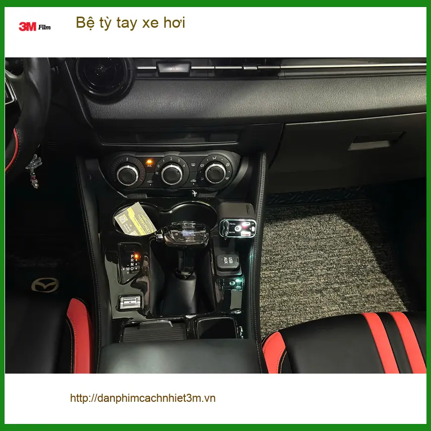 Anh Quý lắp bệ tỳ tay xe hơi cho Honda CRV tại Quận 6 để đỡ mỏi tay ảnh thực tế 4