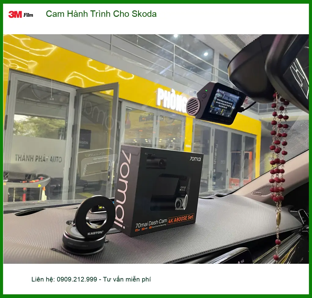 Chị Thảo lắp Cam Hành Trình cho Skoda Karoq tại Quận 9 để an tâm hơn khi lái xe đêm