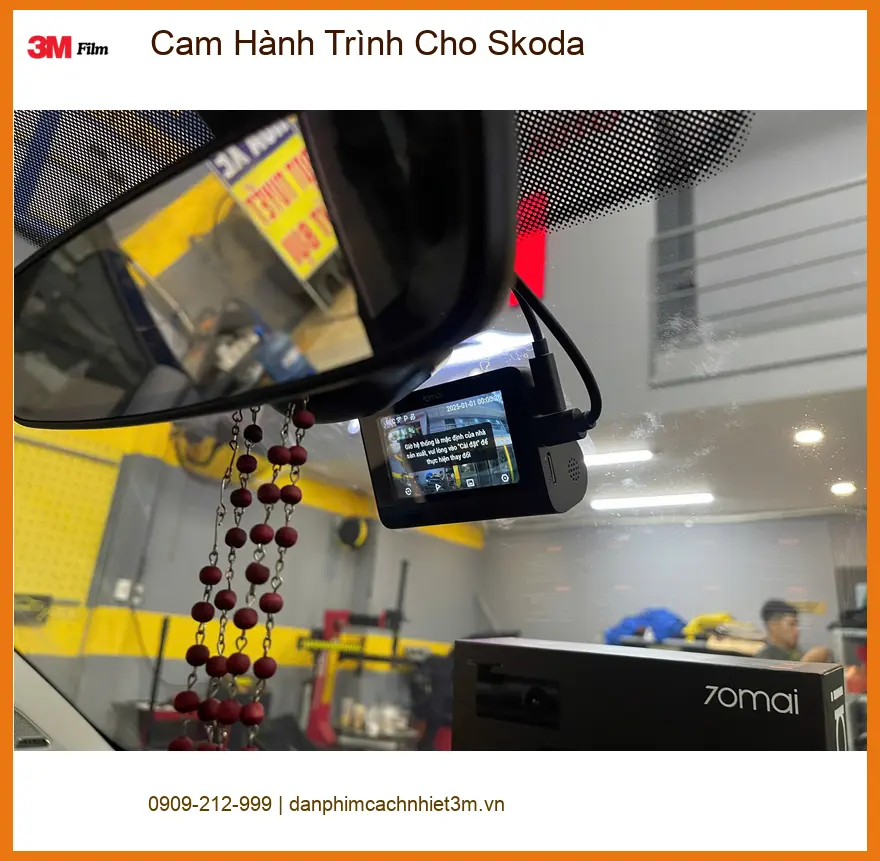 Chị Thảo lắp Cam Hành Trình cho Skoda Karoq tại Quận 9 để an tâm hơn khi lái xe đêm ảnh thực tế 2