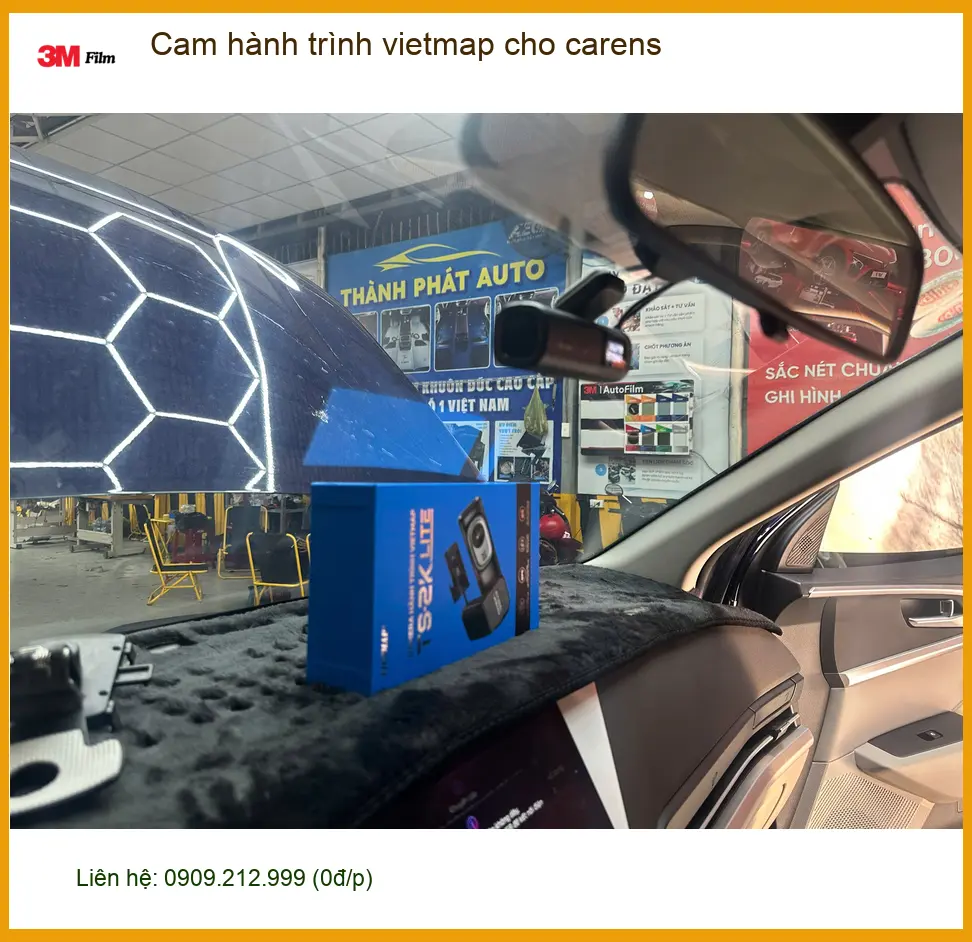 Anh Trọng gắn Cam hành trình Vietmap cho Carens tại Quận 1 an toàn di chuyển
