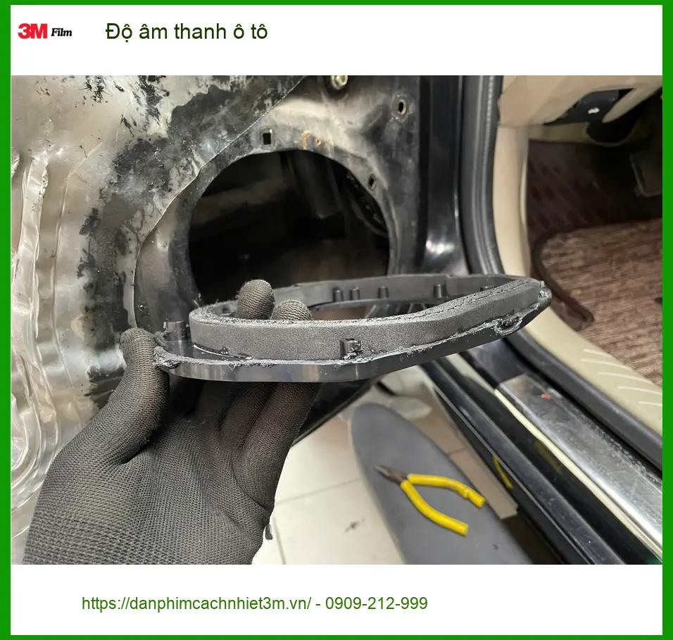 Chị Mai độ âm thanh ô tô Toyota Camry tại Quận Gò Vấp để âm nhạc sống động hơn ảnh thực tế 5