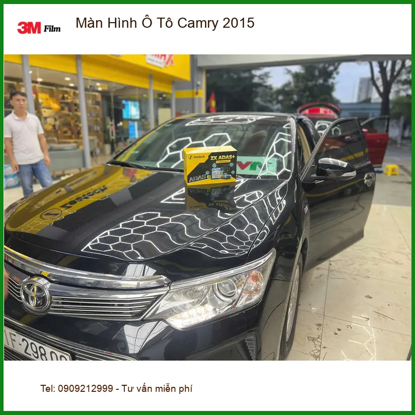 Chú Minh nâng cấp màn hình ô tô cho Camry 2015 tại Quận 9 vì màn zin quá cũ ảnh thực tế 3