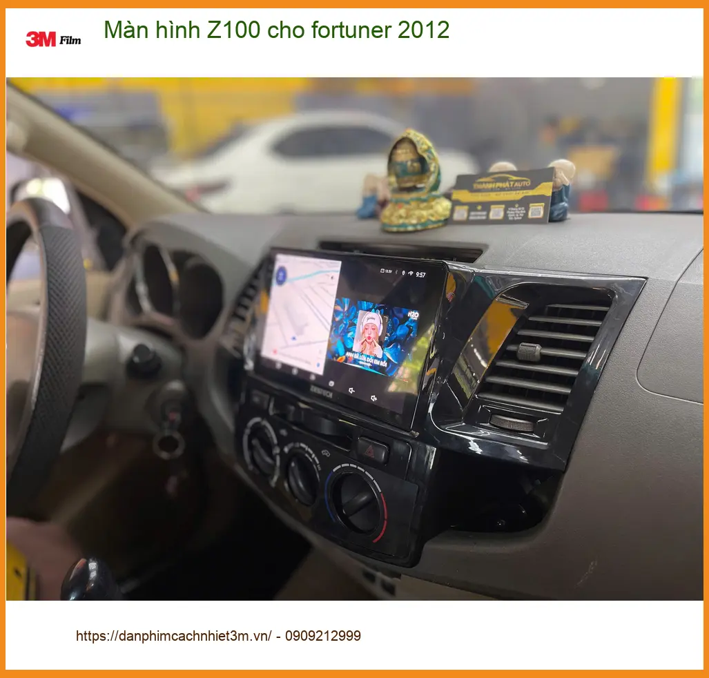 Anh Gia lắp Màn hình Z100 cho Fortuner 2012 tại Tân Bình xem bản đồ tiện lợi