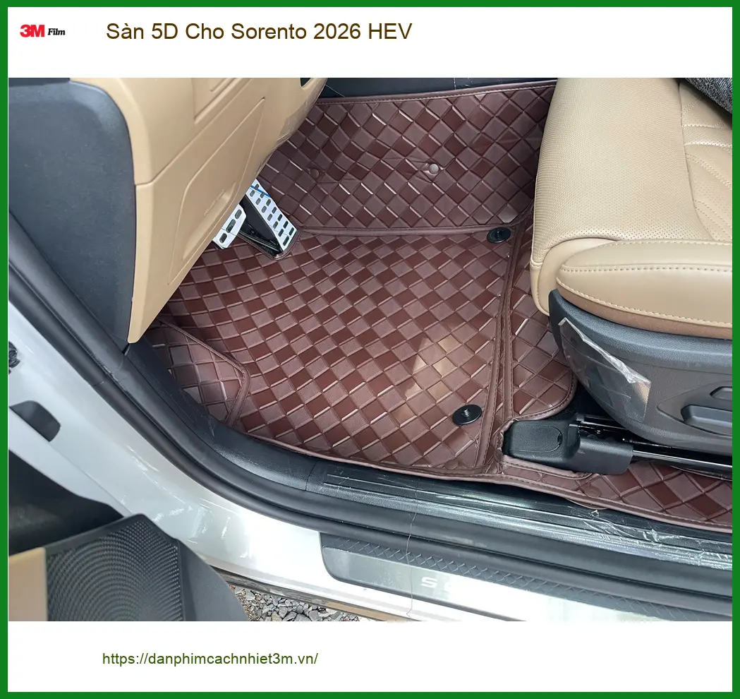 Chị Linh lắp sàn 5D cho Sorento 2026 HEV tại Quận 9 giữ xe sạch sẽ