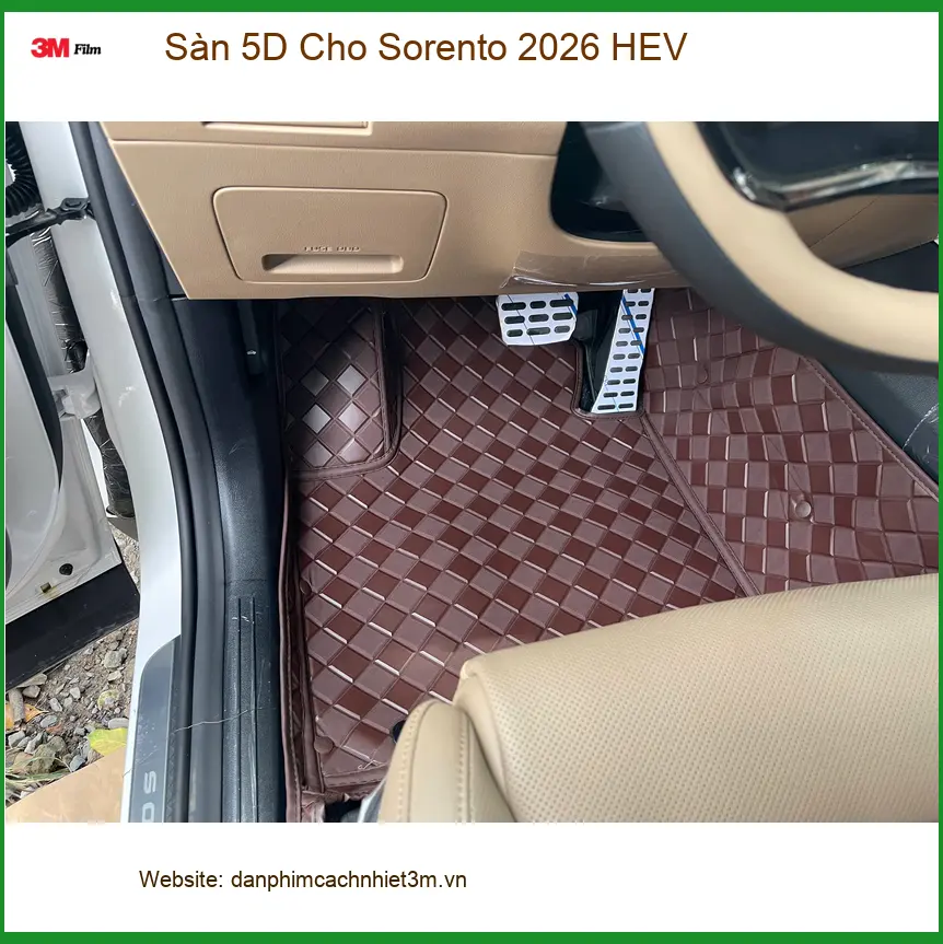 Chị Linh lắp sàn 5D cho Sorento 2026 HEV tại Quận 9 giữ xe sạch sẽ ảnh thực tế 2