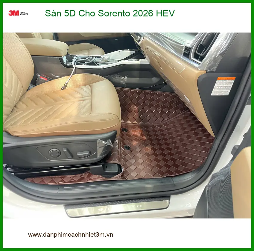 Chị Linh lắp sàn 5D cho Sorento 2026 HEV tại Quận 9 giữ xe sạch sẽ ảnh thực tế 3