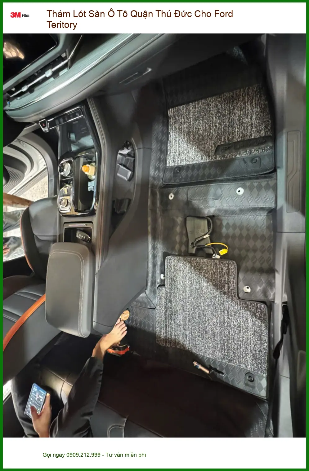 Anh Tùng lắp thảm lót sàn ô tô Ford Territory ở Thủ Đức vì thảm cũ khó vệ sinh ảnh thực tế 3